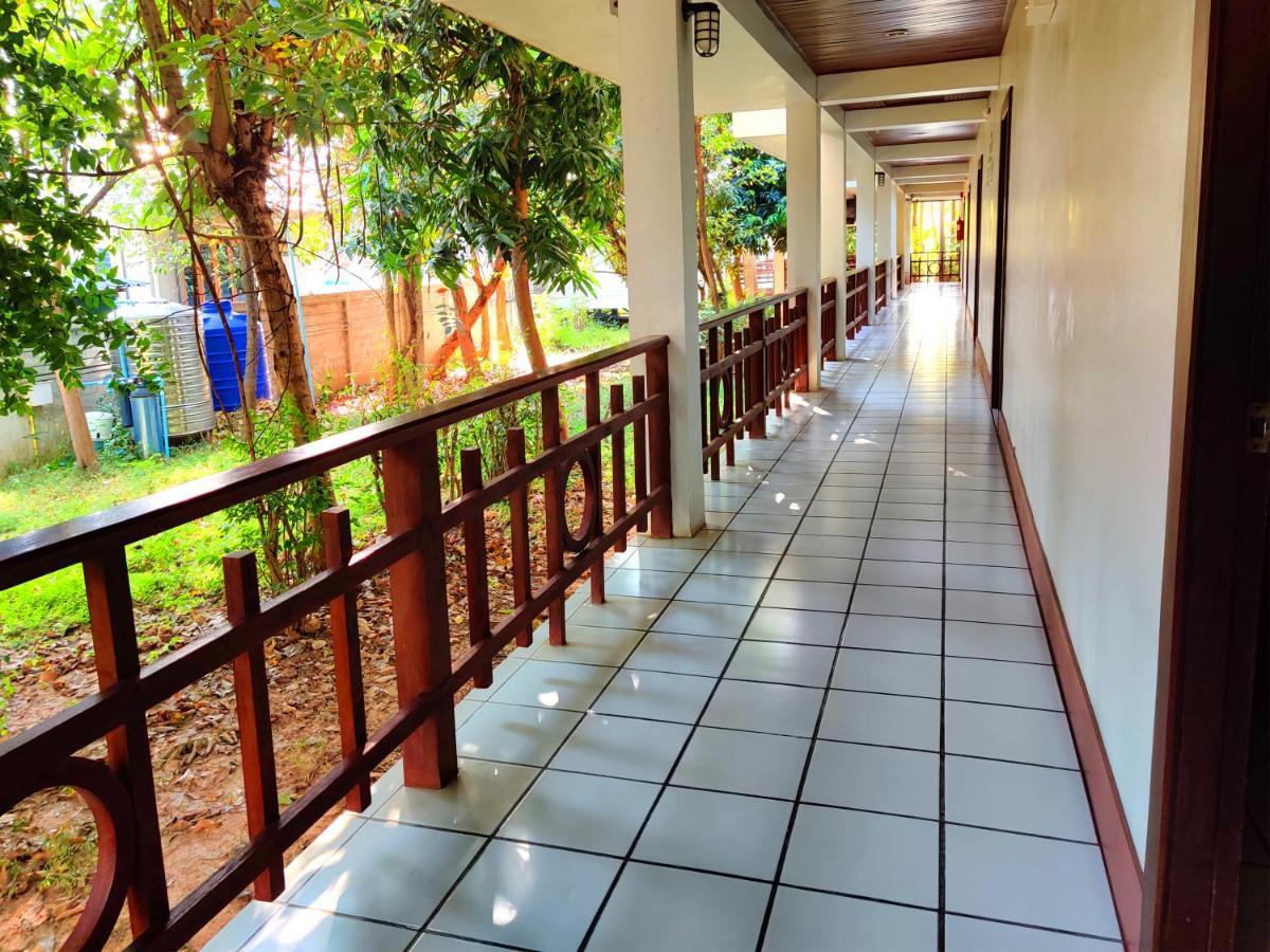 Thong Paeka Hotel Prasat Zewnętrze zdjęcie
