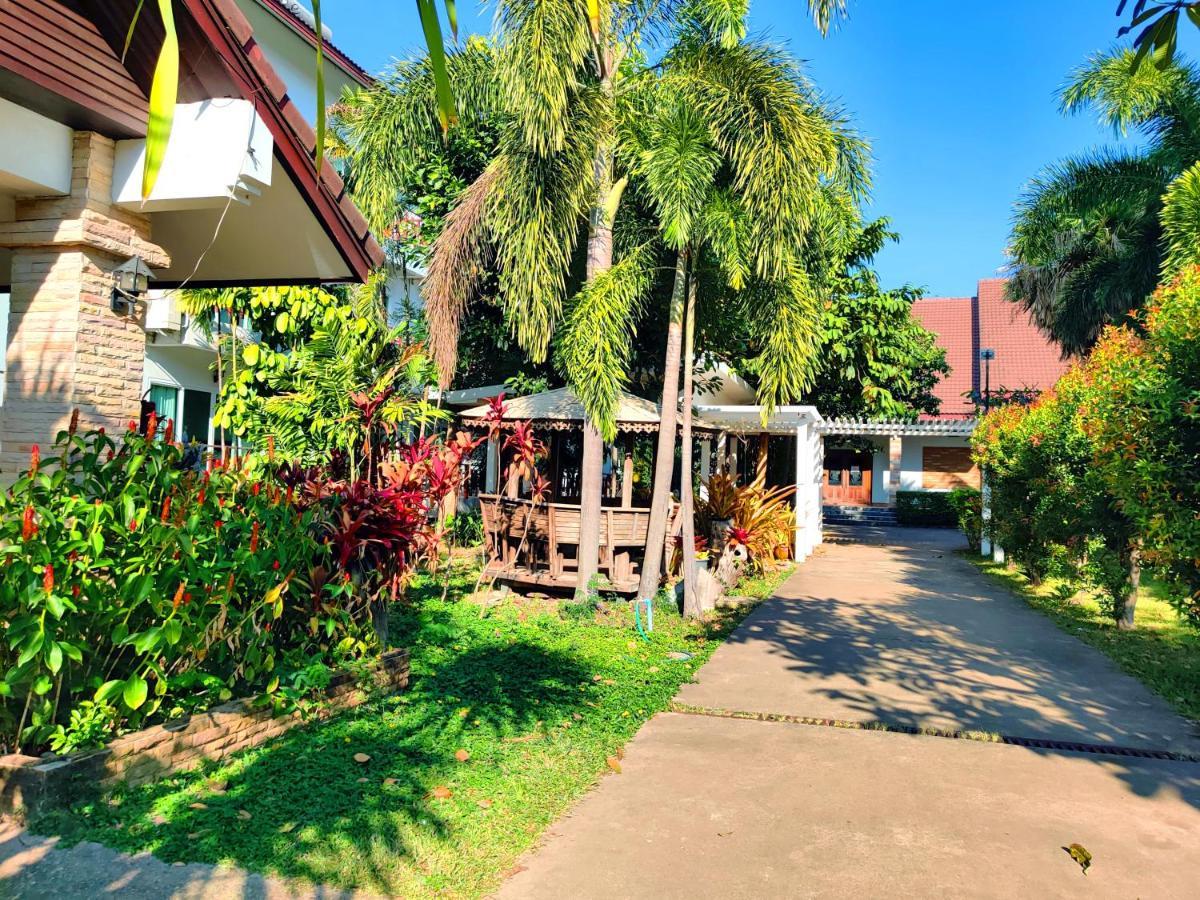Thong Paeka Hotel Prasat Zewnętrze zdjęcie