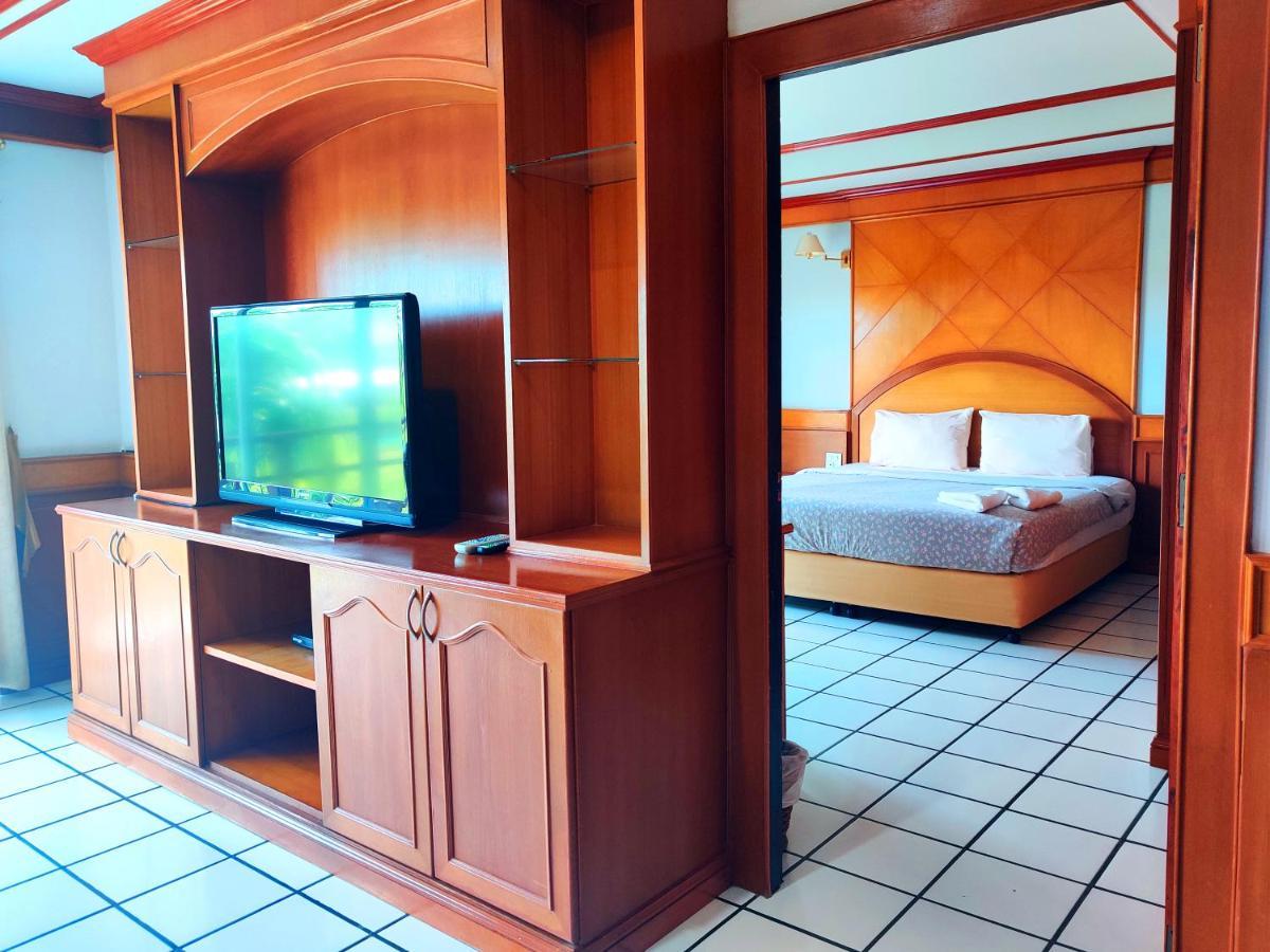 Thong Paeka Hotel Prasat Zewnętrze zdjęcie