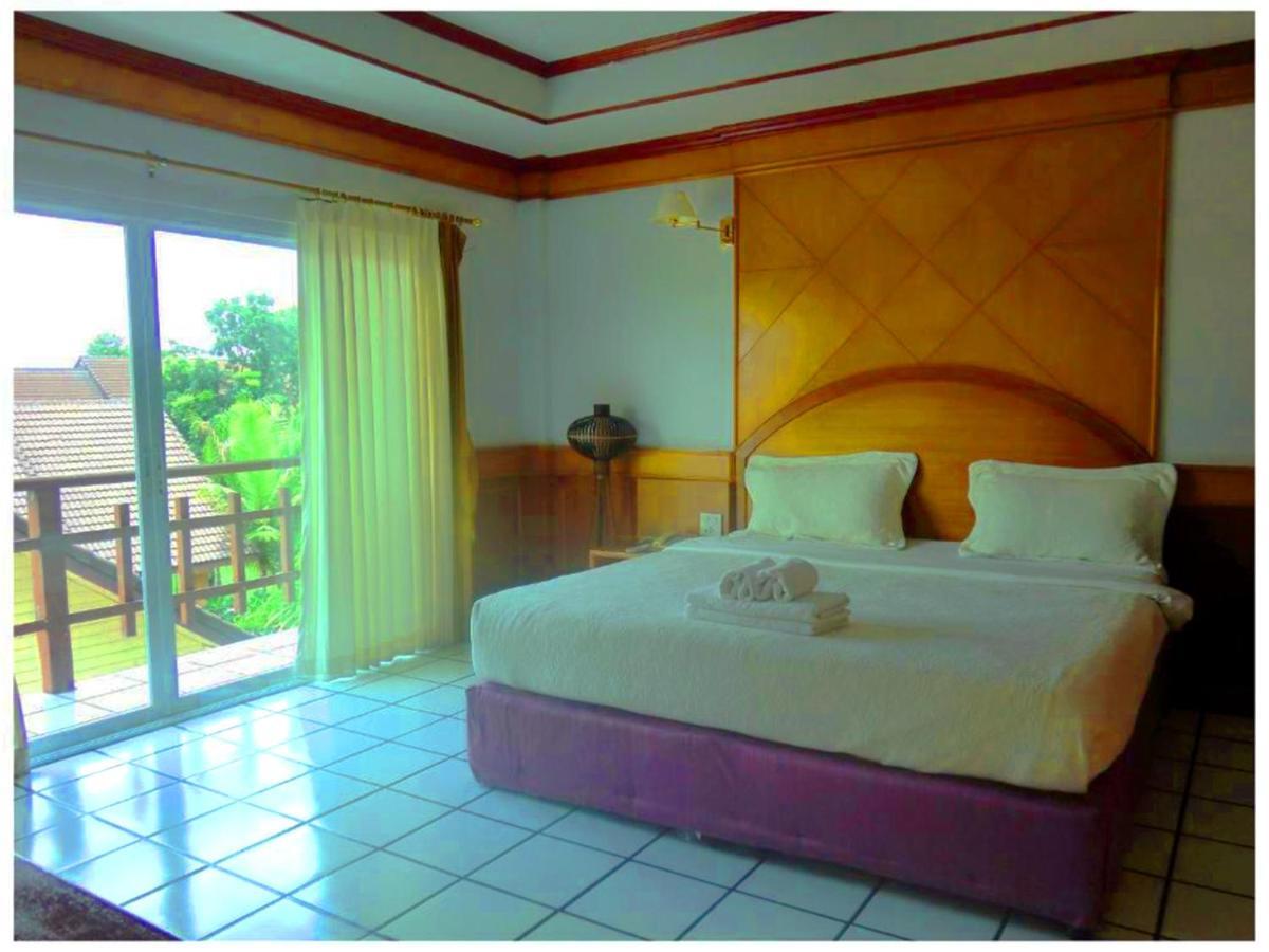 Thong Paeka Hotel Prasat Zewnętrze zdjęcie