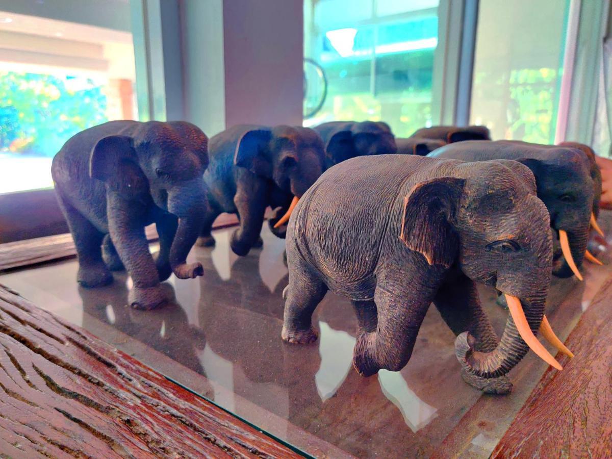 Thong Paeka Hotel Prasat Zewnętrze zdjęcie