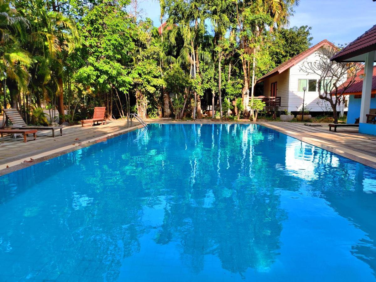 Thong Paeka Hotel Prasat Zewnętrze zdjęcie