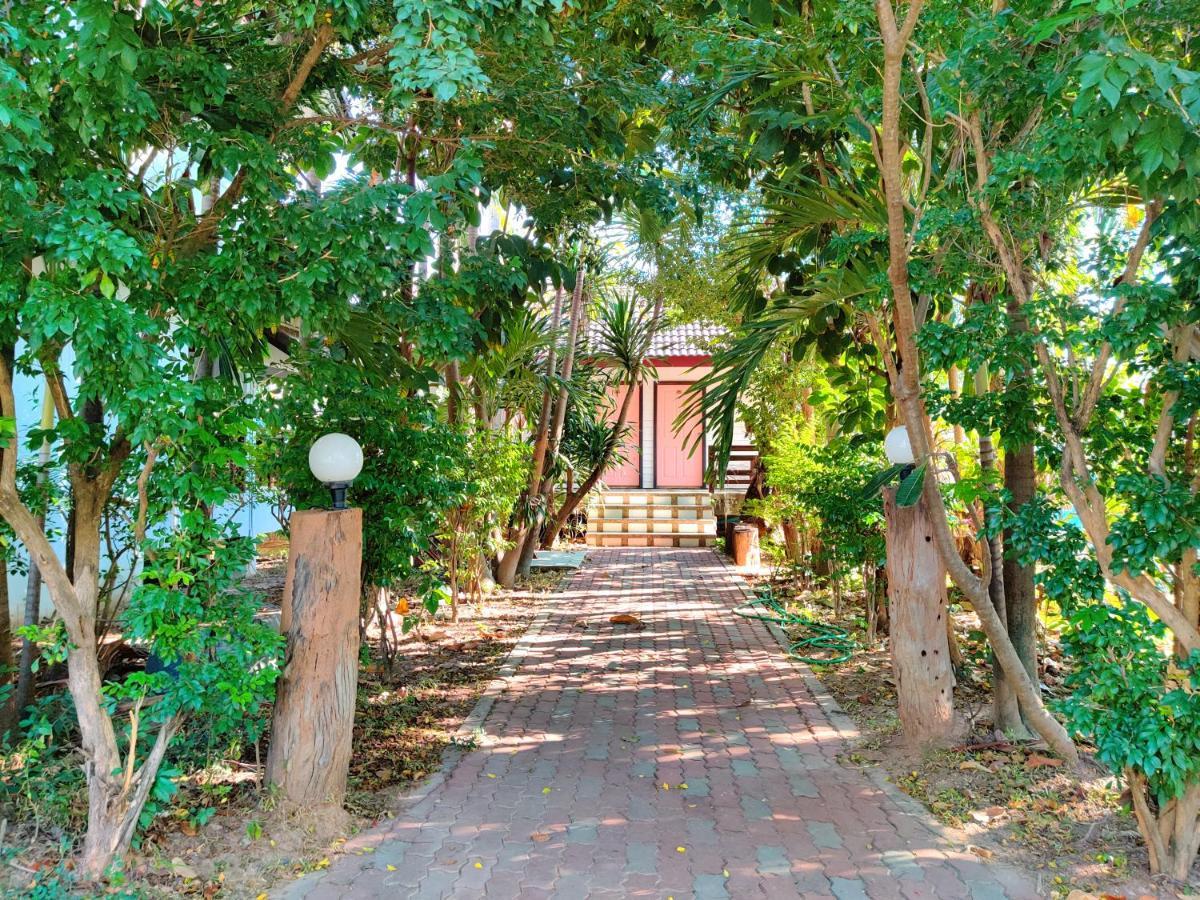 Thong Paeka Hotel Prasat Zewnętrze zdjęcie