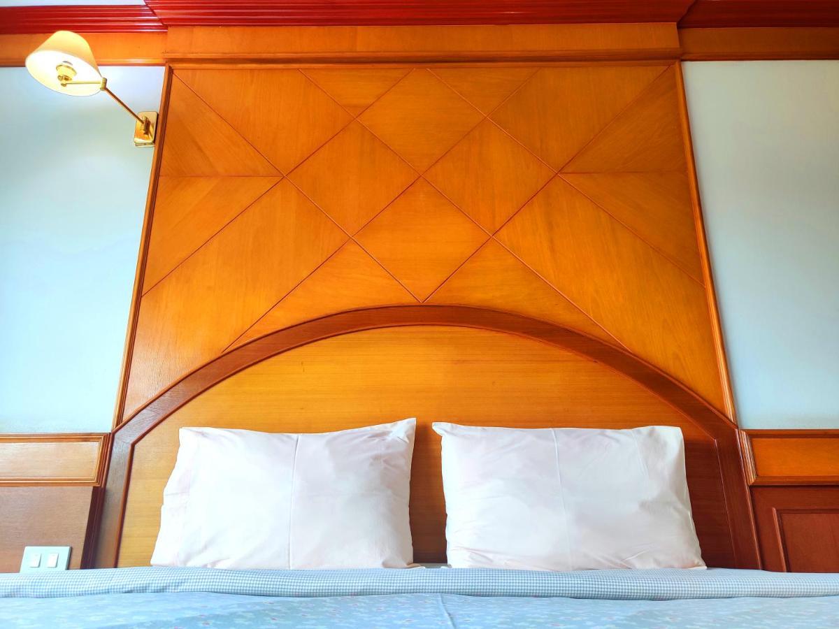 Thong Paeka Hotel Prasat Zewnętrze zdjęcie