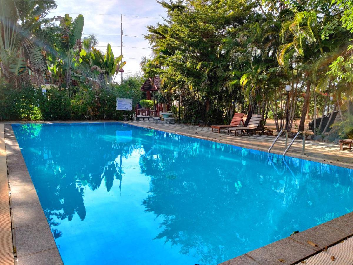 Thong Paeka Hotel Prasat Zewnętrze zdjęcie