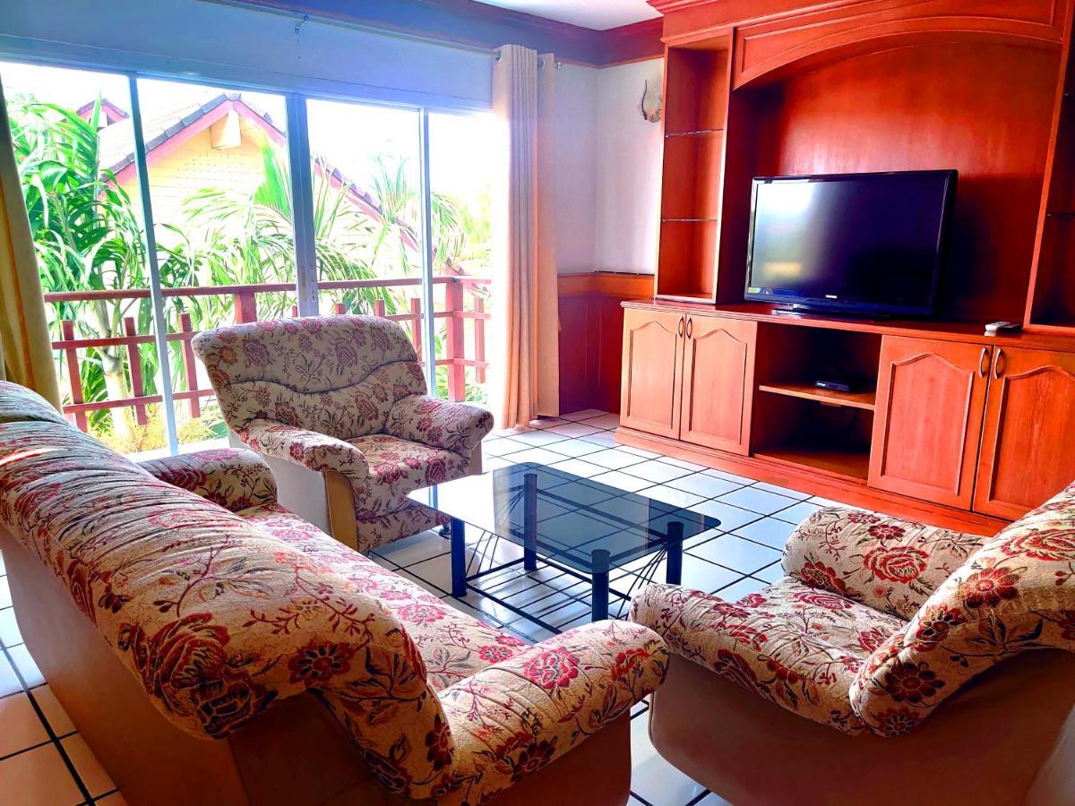 Thong Paeka Hotel Prasat Zewnętrze zdjęcie