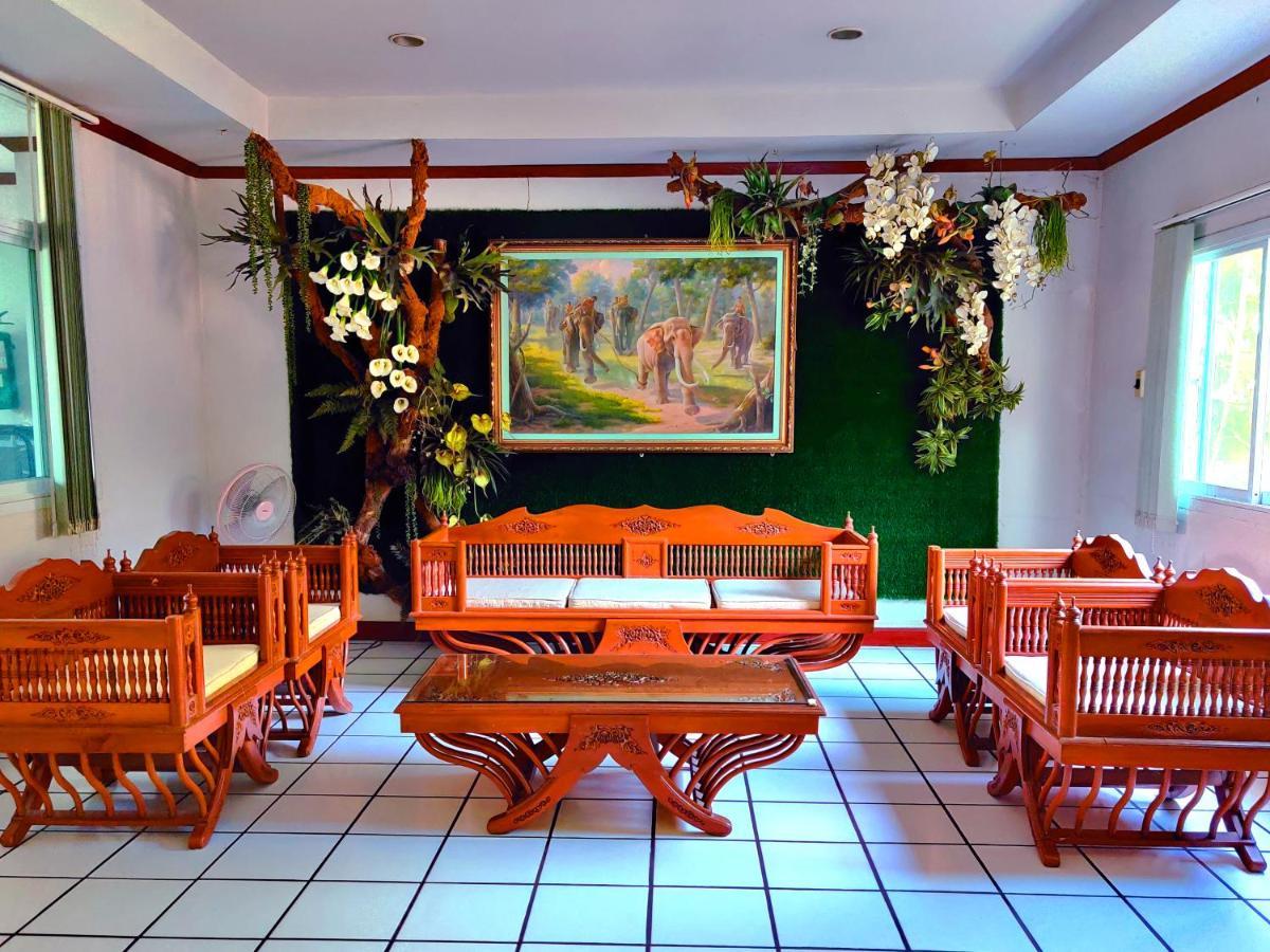 Thong Paeka Hotel Prasat Zewnętrze zdjęcie