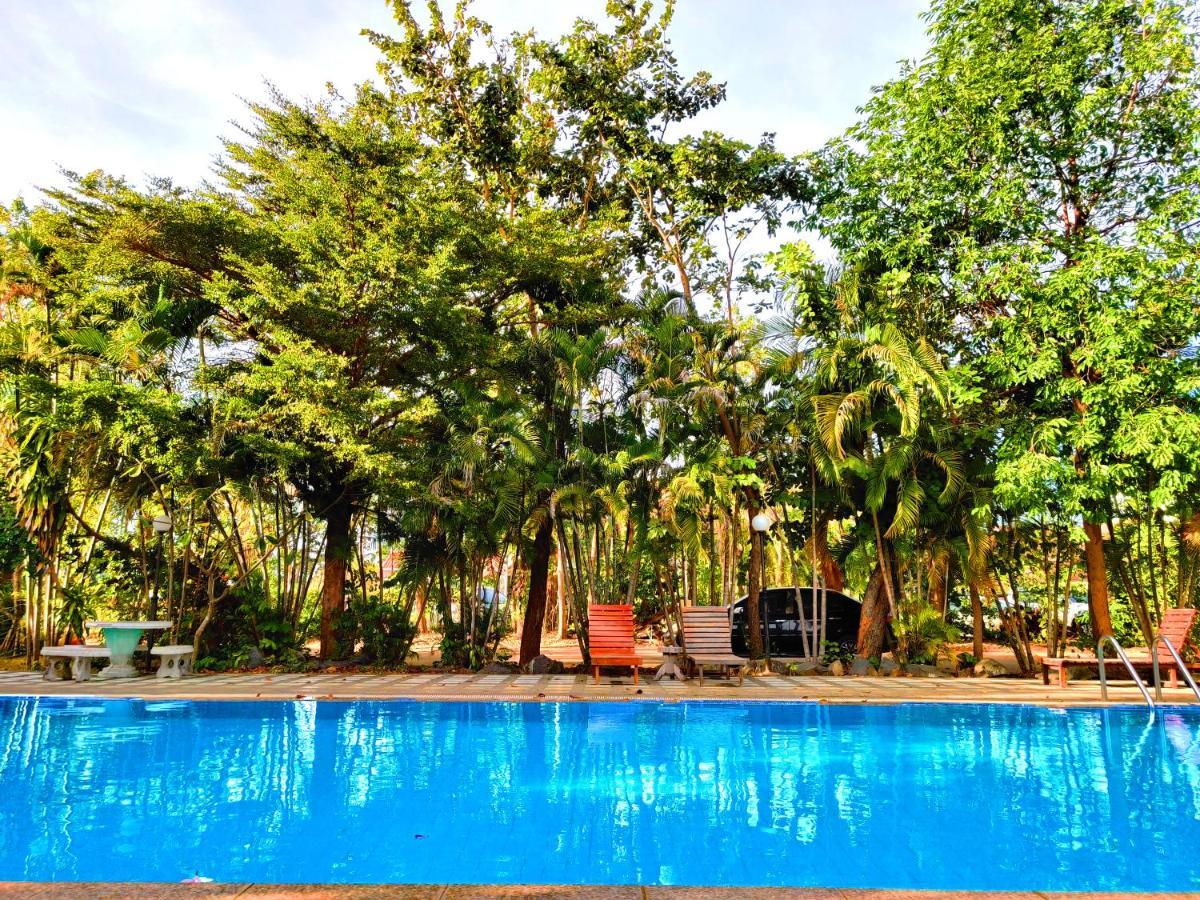 Thong Paeka Hotel Prasat Zewnętrze zdjęcie