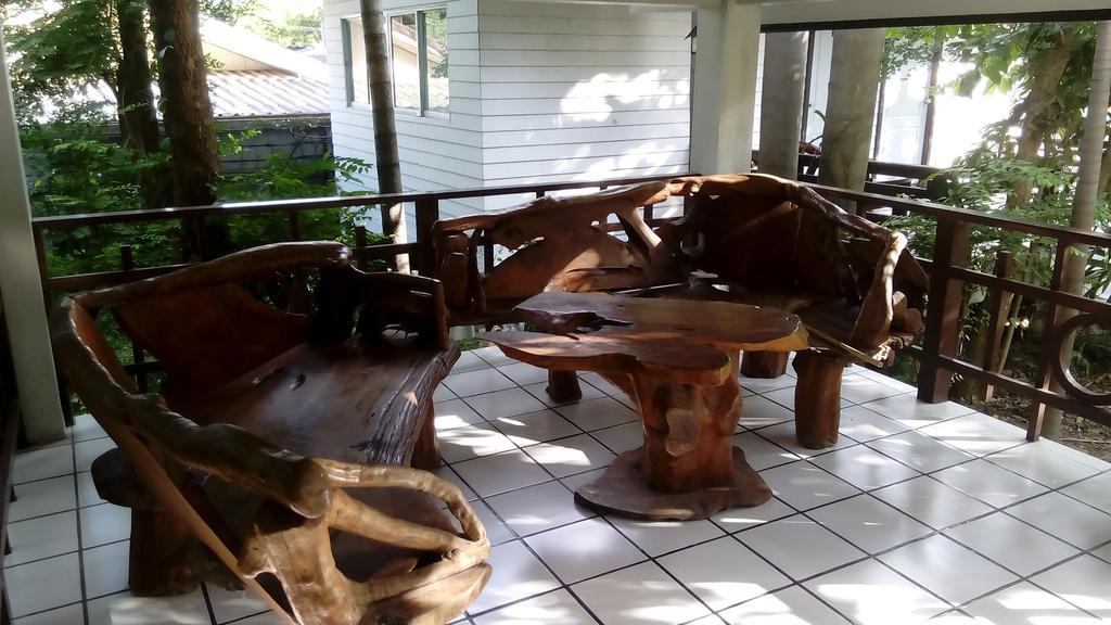 Thong Paeka Hotel Prasat Zewnętrze zdjęcie