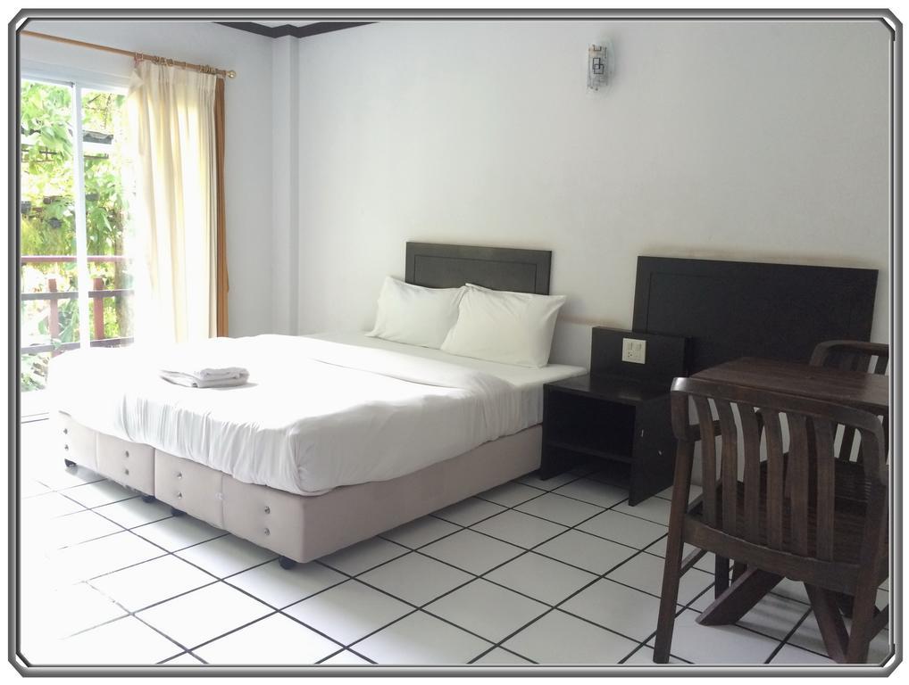 Thong Paeka Hotel Prasat Pokój zdjęcie