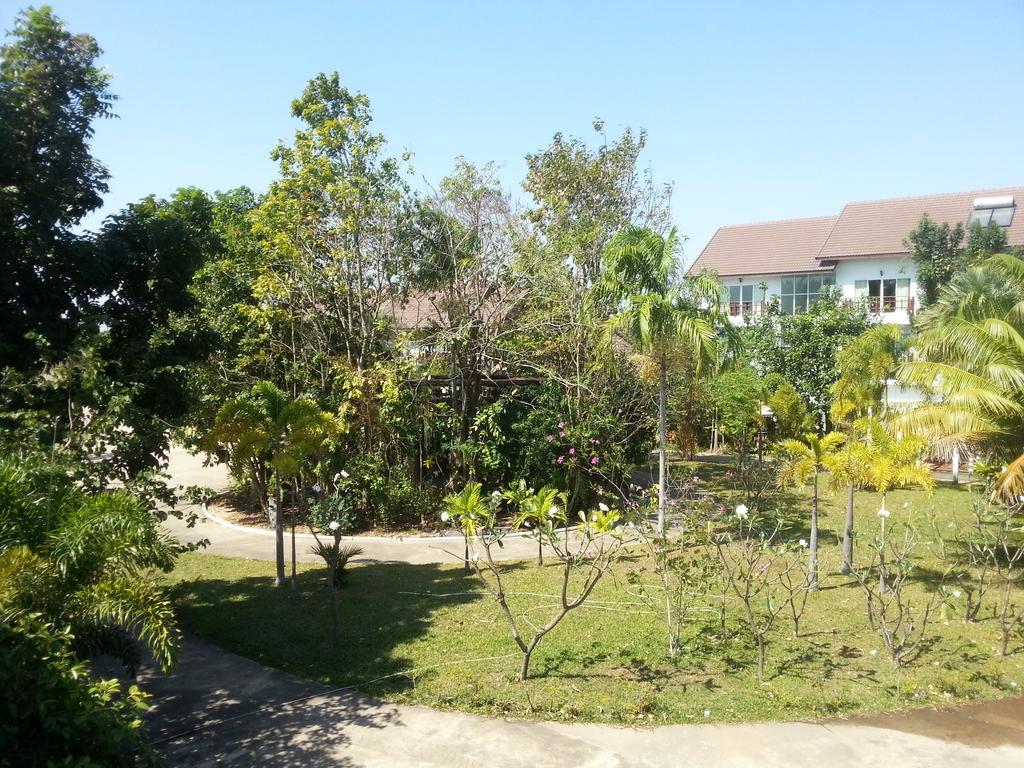 Thong Paeka Hotel Prasat Zewnętrze zdjęcie