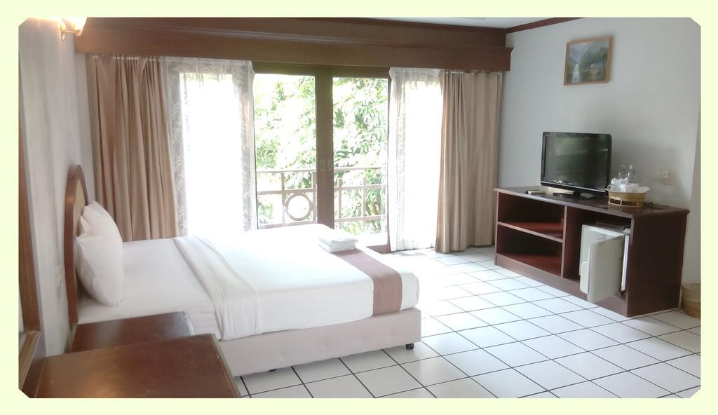 Thong Paeka Hotel Prasat Pokój zdjęcie