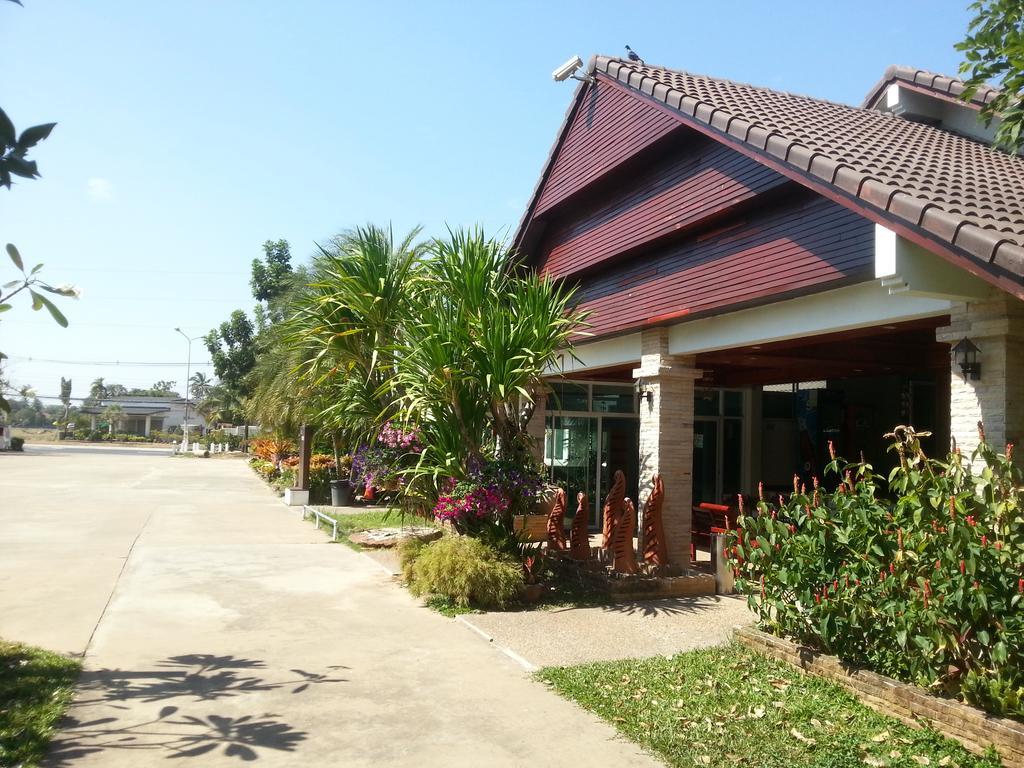Thong Paeka Hotel Prasat Zewnętrze zdjęcie