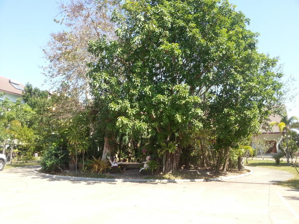Thong Paeka Hotel Prasat Zewnętrze zdjęcie