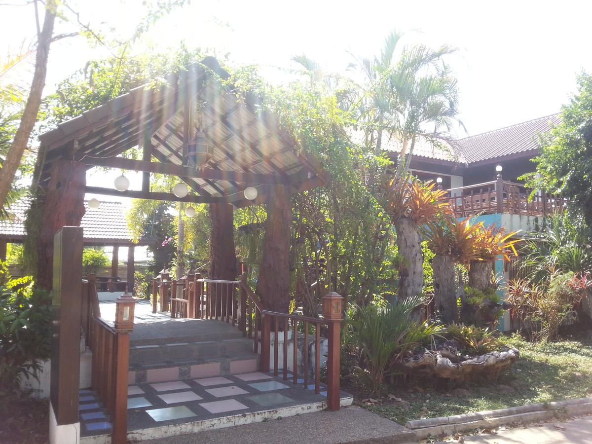 Thong Paeka Hotel Prasat Zewnętrze zdjęcie