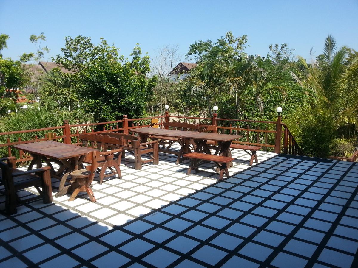 Thong Paeka Hotel Prasat Zewnętrze zdjęcie